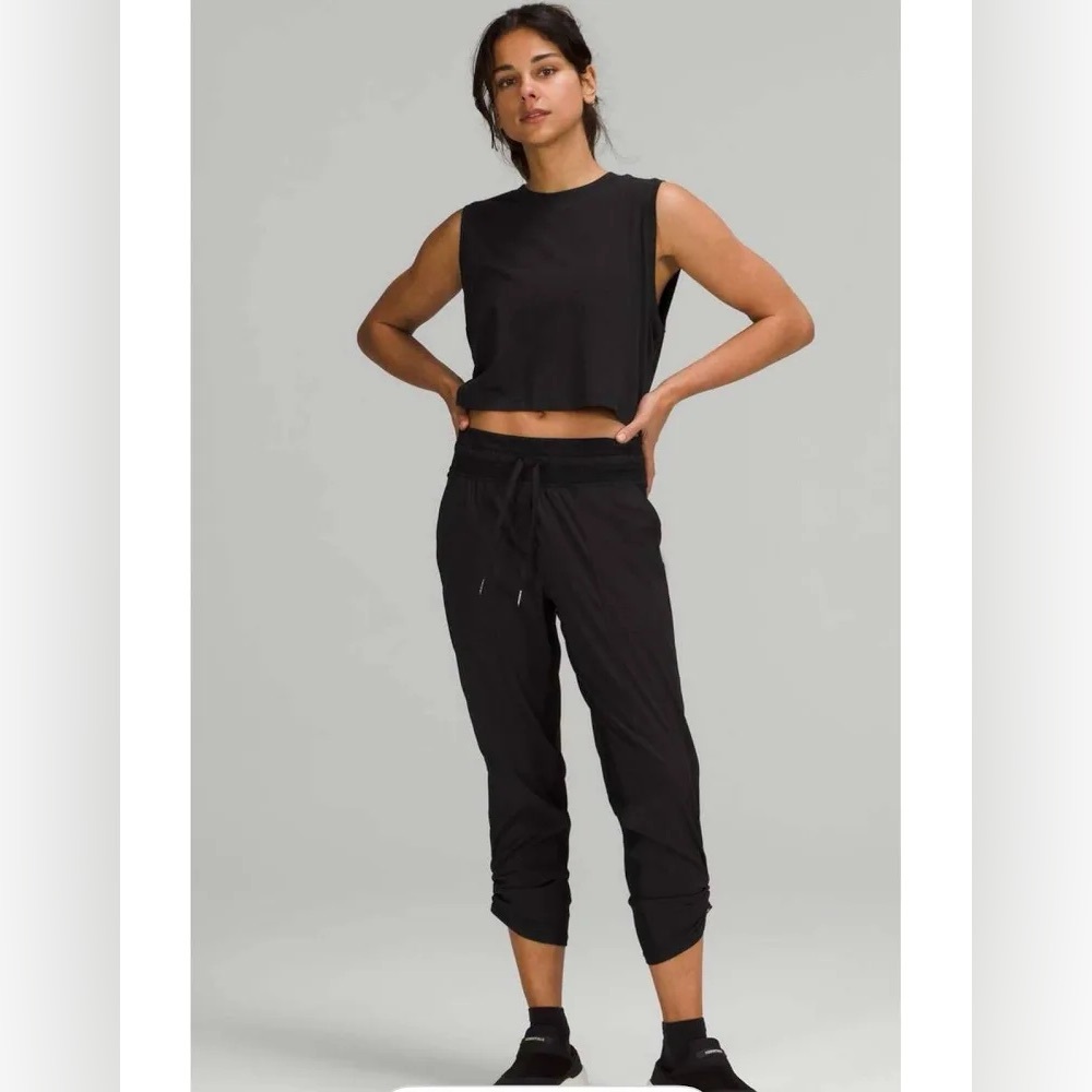 Lululemon Dance Studio Mid-Rise Cropped Pant 25" Black Size 6